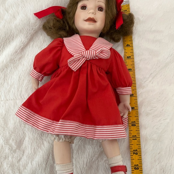 Porcelain doll on rocking horse - Picture 7 of 10